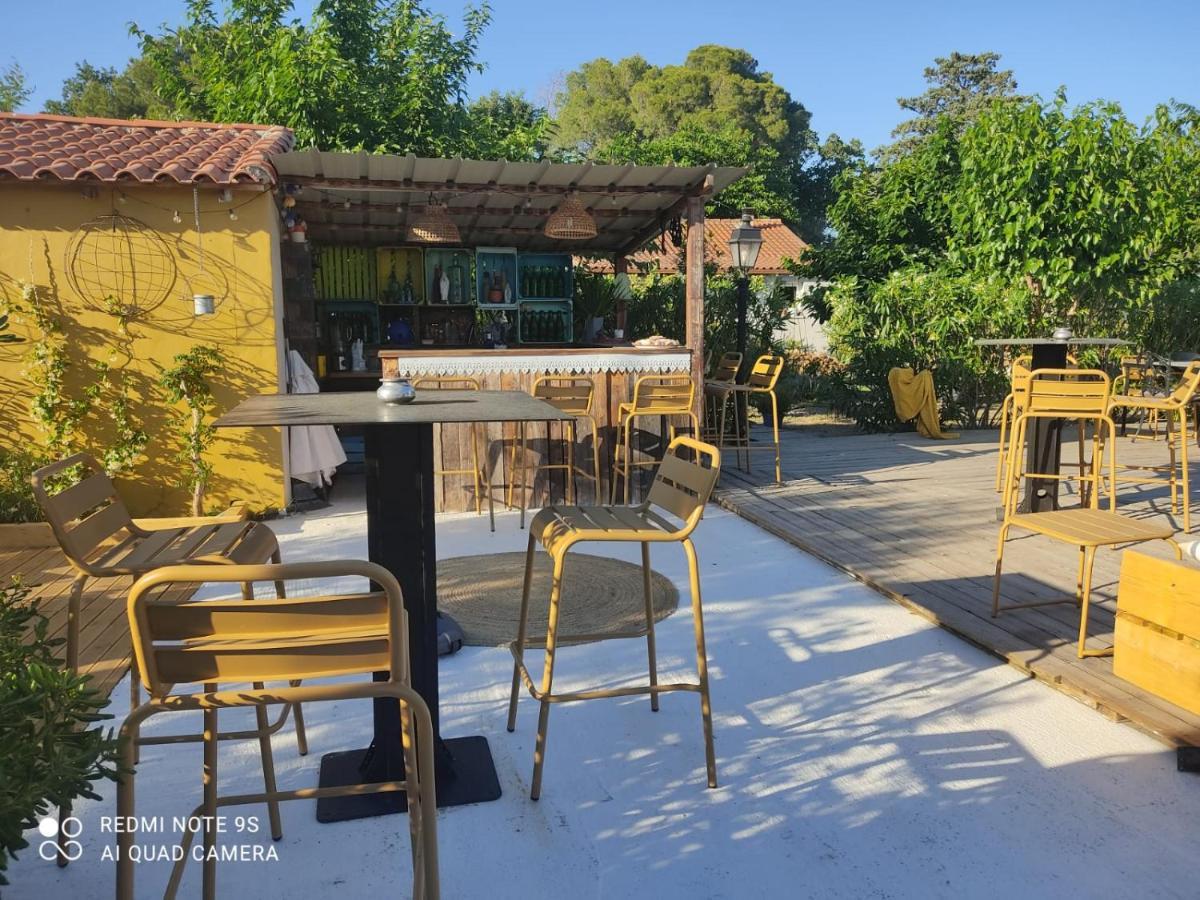 B&B La Terre Brulee Aigues-Mortes Exterior foto