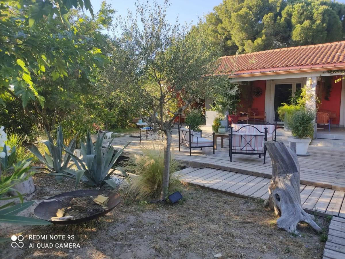 B&B La Terre Brulee Aigues-Mortes Exterior foto